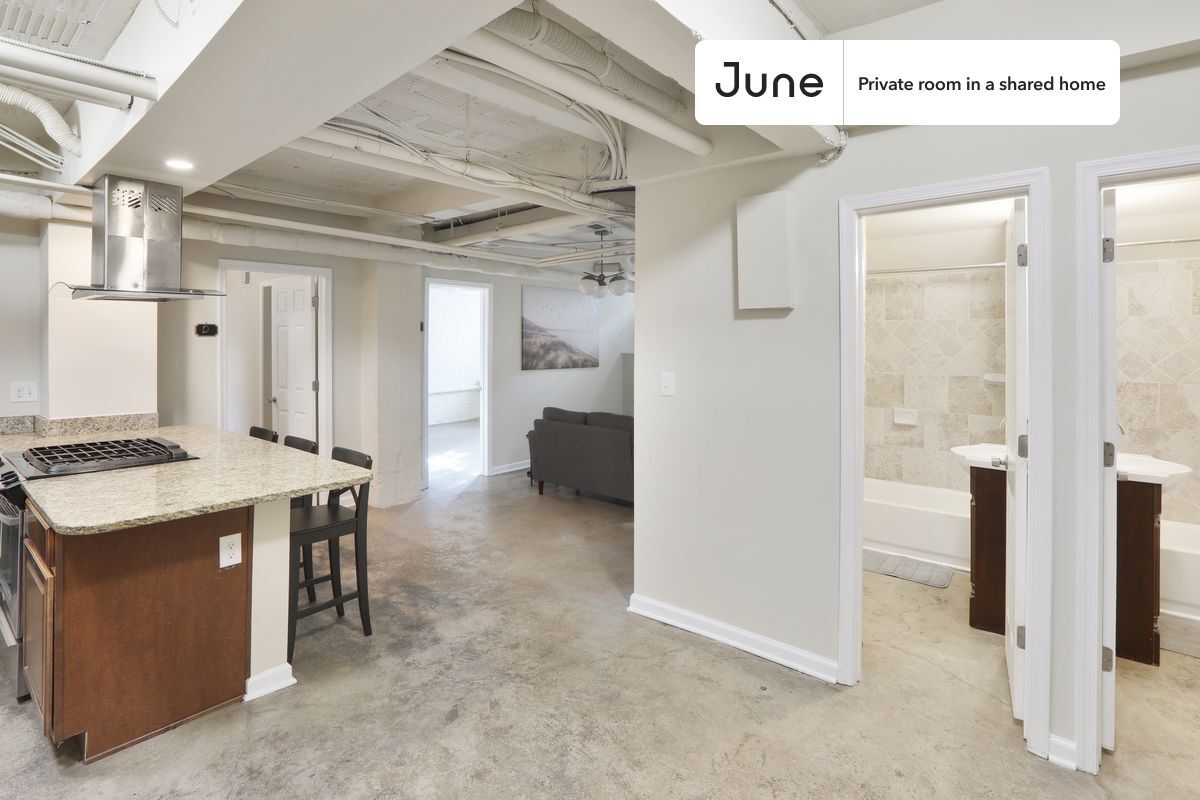 Building Photo - Room in Shared 5 bed/2 bath home in Dupont Circle