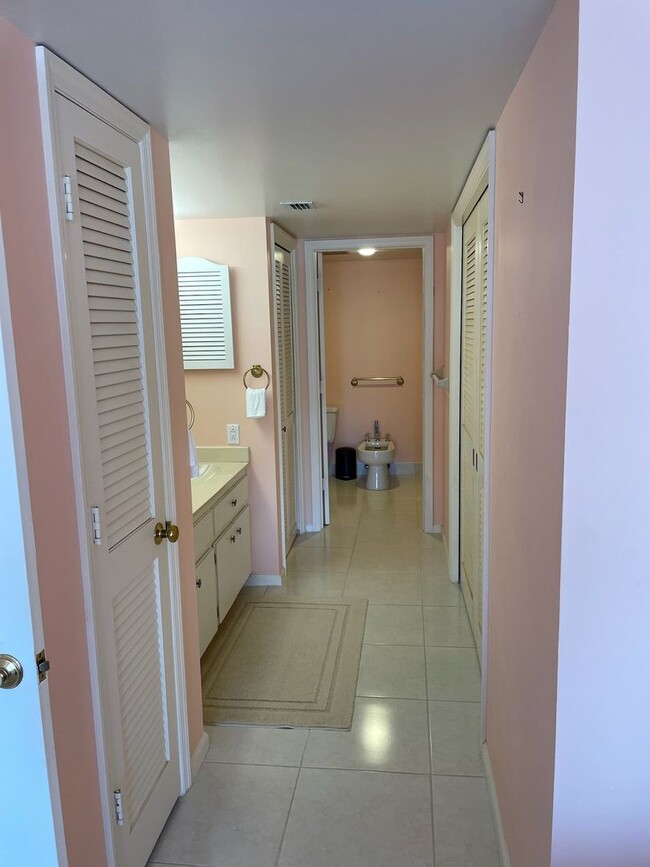 Building Photo - Gulf views from this Cozy 2 Bedroom Condo-...
