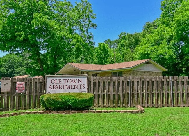 Building Photo - 501 Martin Luther King St