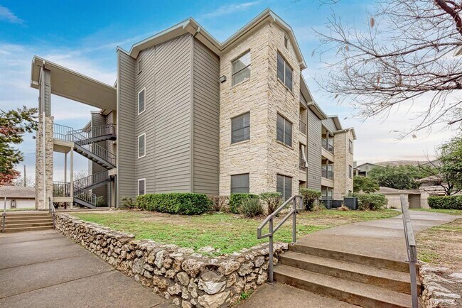 Building Photo - 2320 Gracy Farms Ln