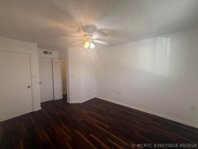 Building Photo - 16203 Glenmoor Dr