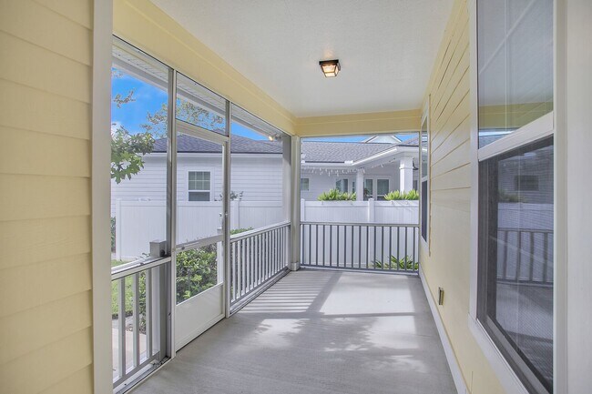 Building Photo - Beautiful 4 bedroom/ 2 bathroom home in Ri...