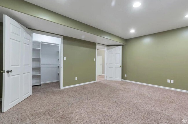 Building Photo - 6986 Jordan Cl Cir