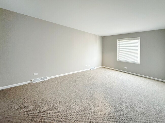 Building Photo - 63 Spuhler Dr
