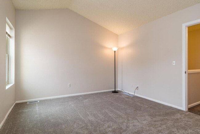 Building Photo - Spacious 3 Bedroom, 3 Bathroom Willowbrook Condo in Gunbarrel