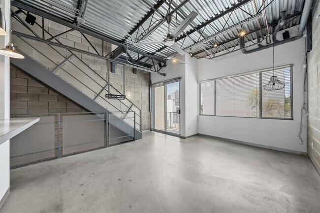 Building Photo - 4801 S Congress Ave