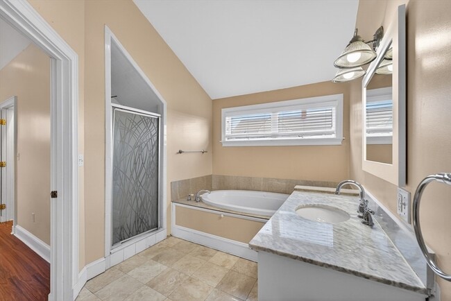 Building Photo - 6 Adams St