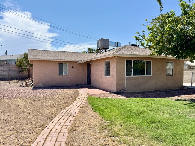 Building Photo - Adorable 3BD Vintage Henderson Home w/ Mod...