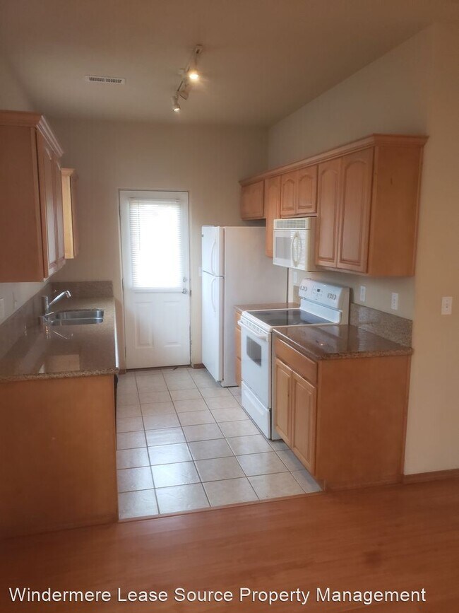 Building Photo - 3 br, 2 bath House - 513 S Garfield Duplex