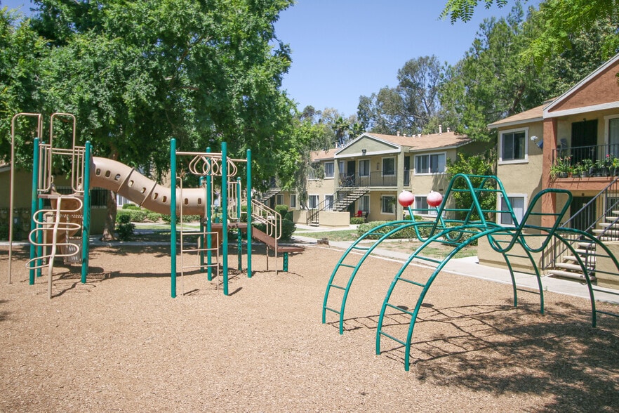 Building Photo - Creekside Villas Apartments