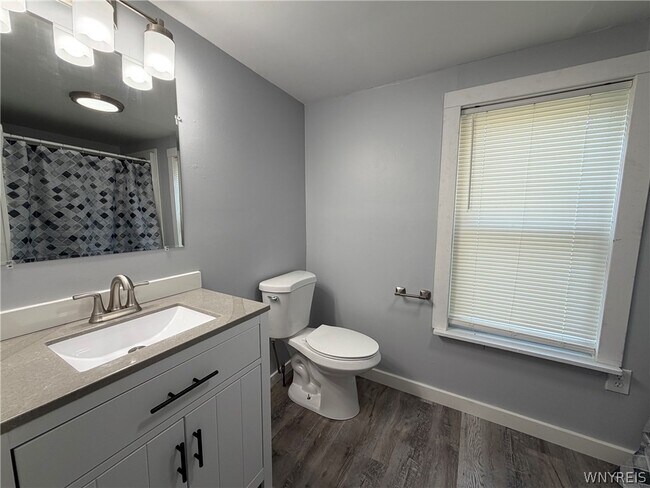 Building Photo - 59 Olcott St
