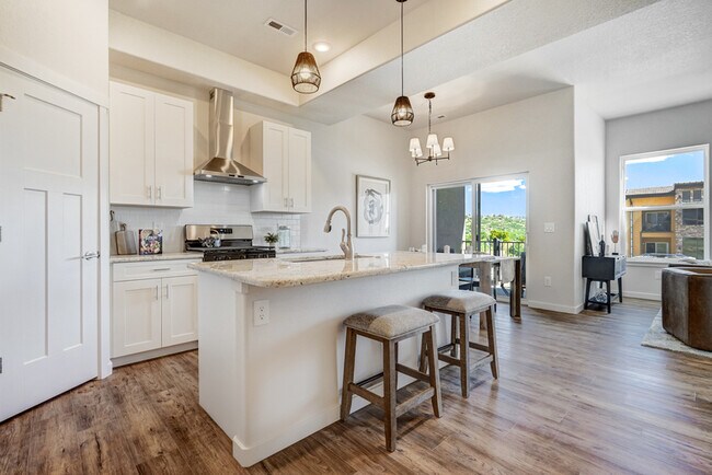 Building Photo - 5763 Villa Lorenzo Dr