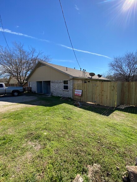 Building Photo - 126 Oak Hill Dr