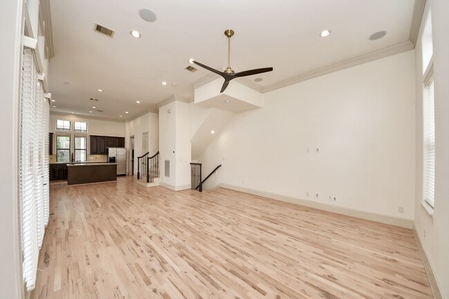 Building Photo - 3229 Maxroy St