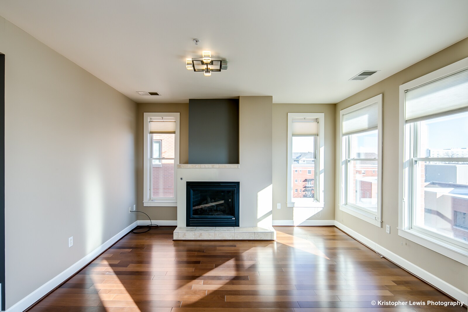 Building Photo - 1630 N Clarkson St