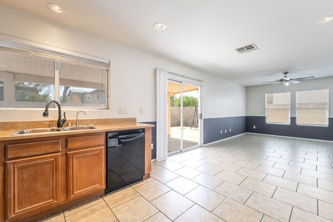 Building Photo - Charming Single-Story Home in Silverado Pines!