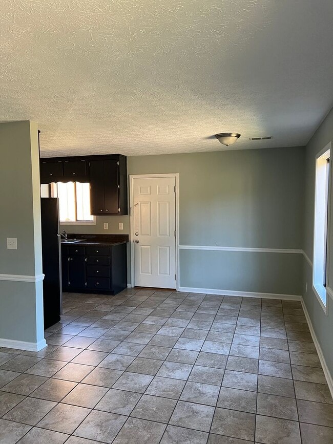 Building Photo - 97 Evergreen Ln