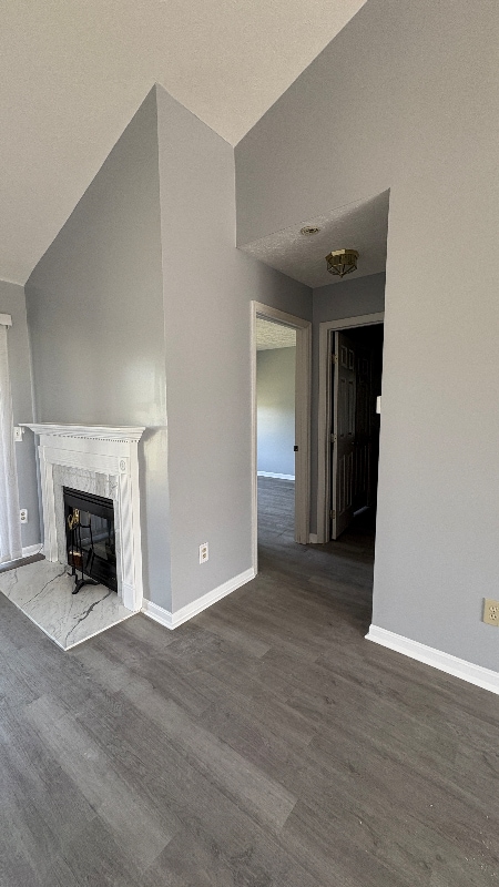 Building Photo - 4676 Court Yard Dr