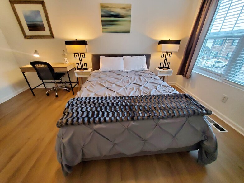 Main Bedroom - 2039 Rondo St