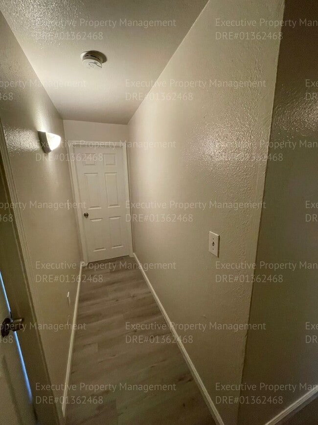 Building Photo - 709 Francis St