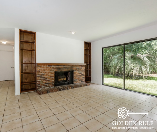 Building Photo - 2440 NW 54 Ave