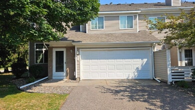 Building Photo - 2-Bed 1 bath Townhouse Retreat in Plymouth with Spacious 1208 Sq Ft Layout.