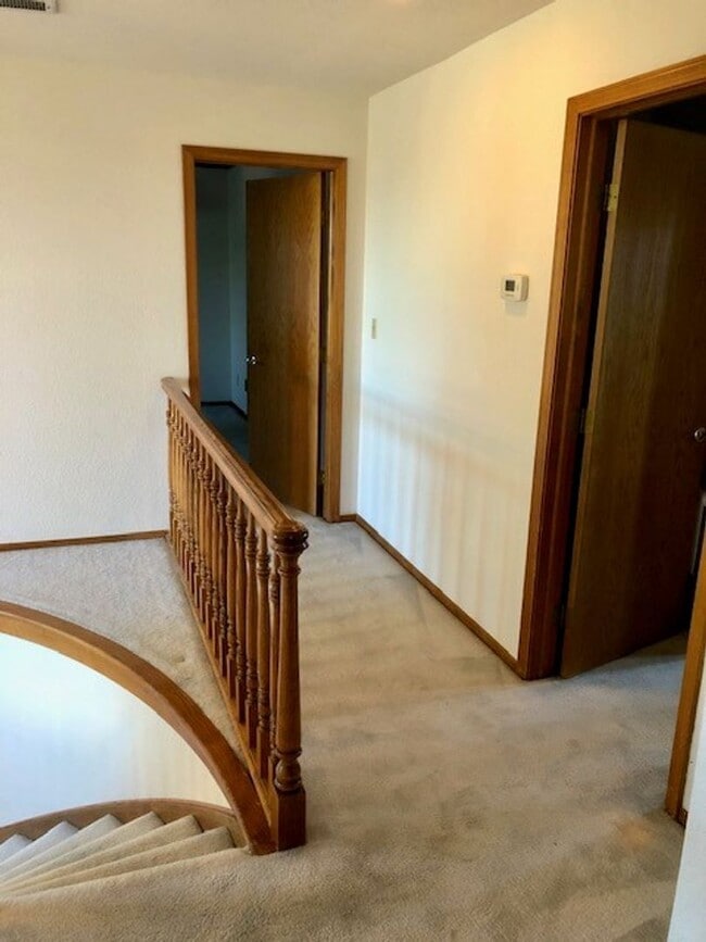 Building Photo - Spacious 4 bedroom 3 bath home in Folsom