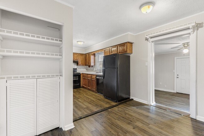 Building Photo - 3633 King Arthur Dr