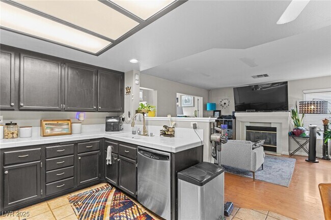 Building Photo - 5862 Trailblazer Dr