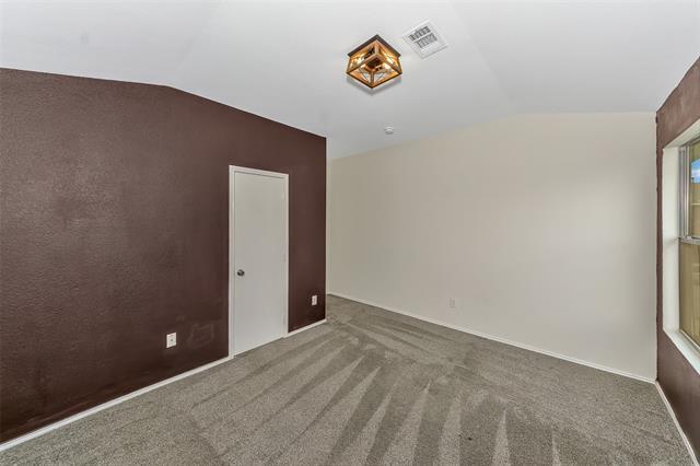 Building Photo - 1020 Breeders Cup Dr