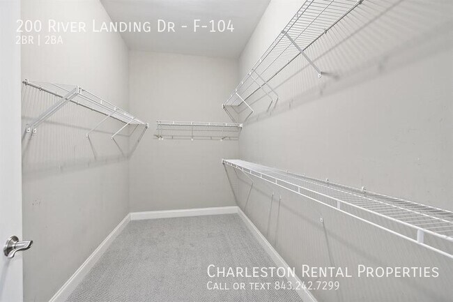 Building Photo - 200 River Landing Dr