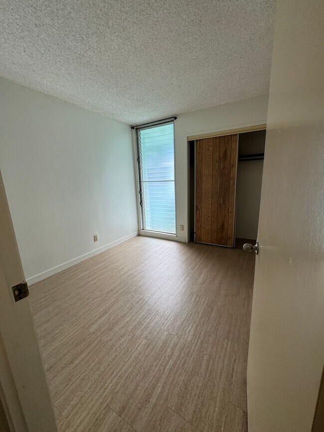 Building Photo - Wailuku Park Townhouses