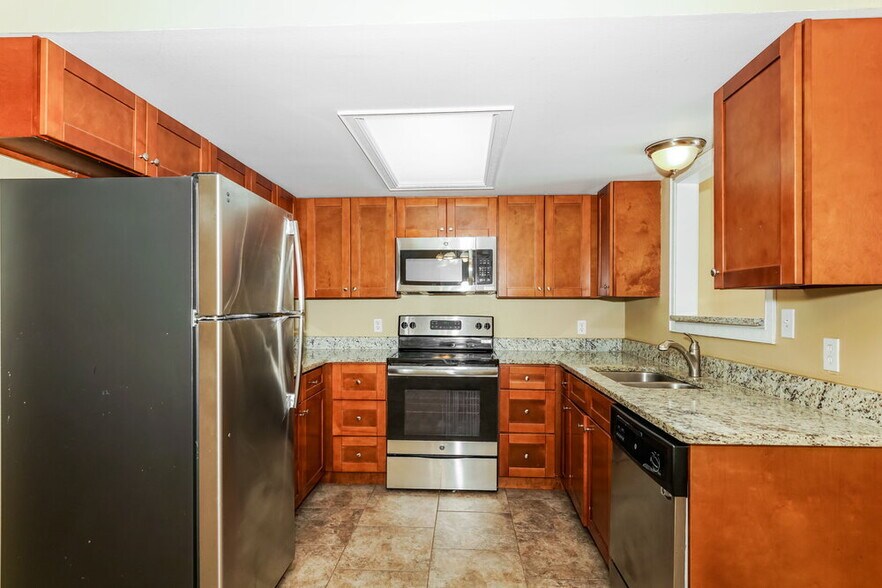 Building Photo - 1539 Lafayette Ave