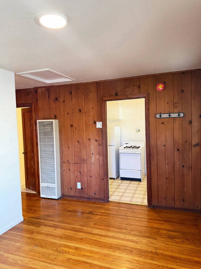 Building Photo - Charming one-bedroom, one-bath home