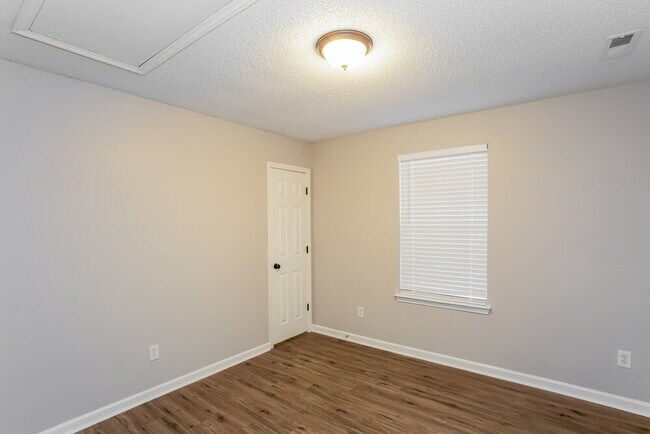 Building Photo - 6812 Blake Brook Dr