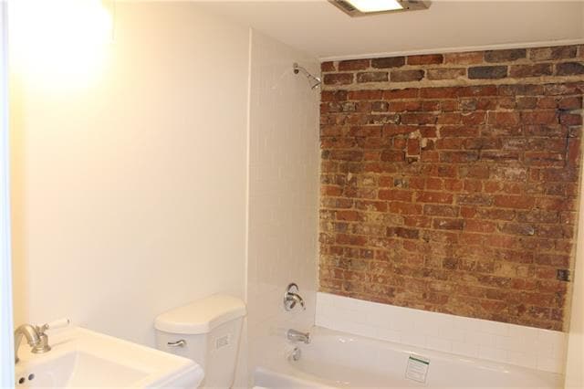 Building Photo - 1119 Dauphine St