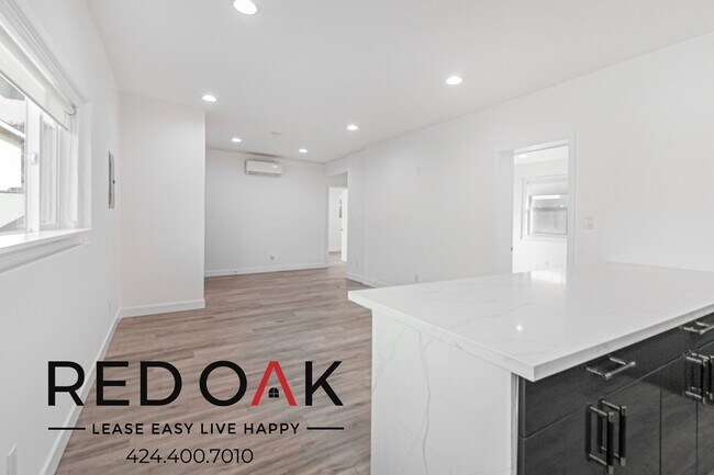 Building Photo - 608 W Hillcrest Blvd