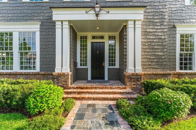 Building Photo - 2530 Stanmore Dr