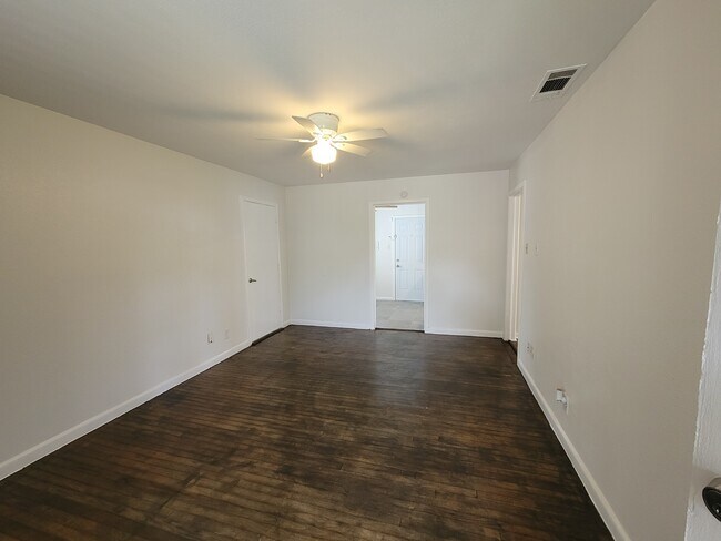 Building Photo - McLemore