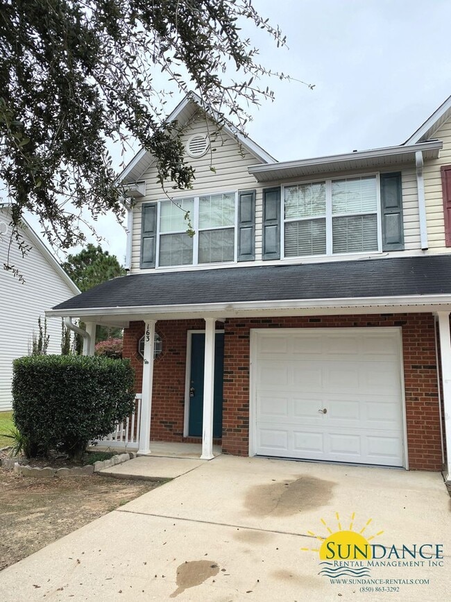 Building Photo - Beautiful 3 Bedroom Townhouse in Crestview!