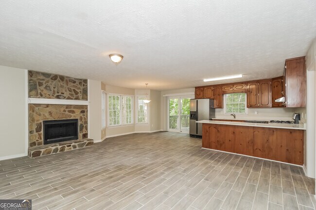 Building Photo - 345 Justin Dr