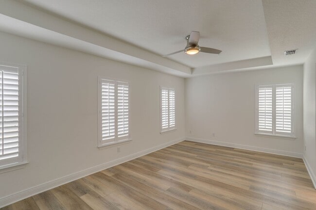 Building Photo - 1401 E Michigan St