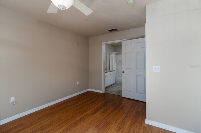 Building Photo - 5500 Rosehill Rd