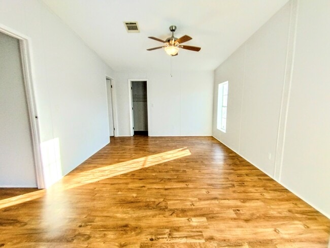 Building Photo - 299 Cayenne St