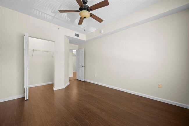 Building Photo - 6203 Myrtlewood Cir W
