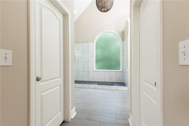 Building Photo - 9360 Nesbit Lakes Dr