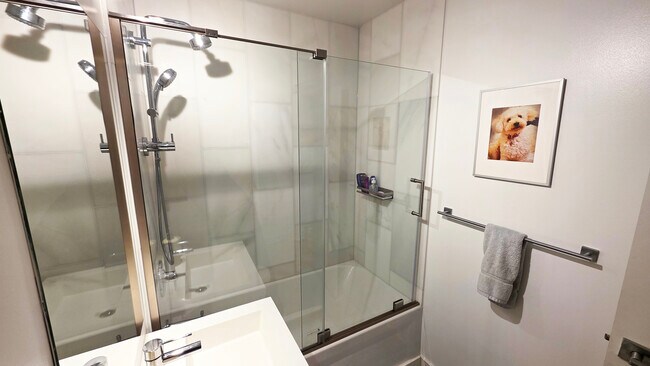 Building Photo - 360 W Wellington Ave