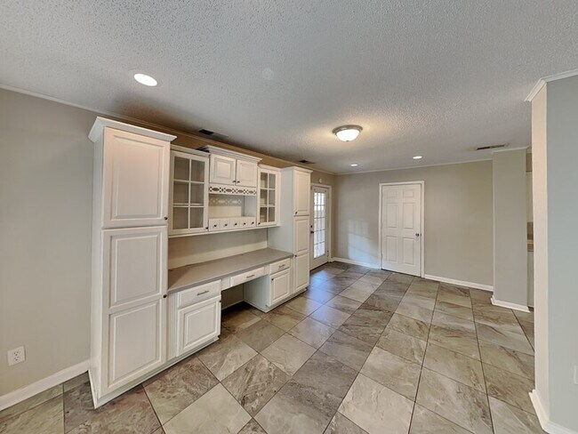 Building Photo - 5040 Sea Isle Rd