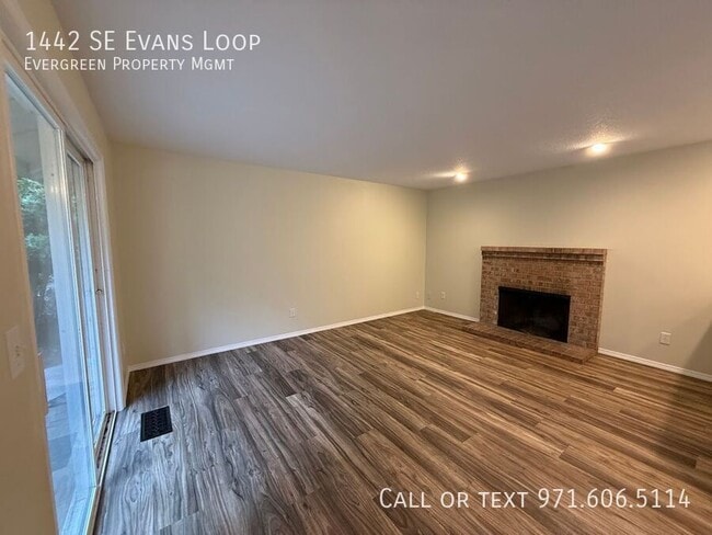 Building Photo - 1442 SE Evans Loop