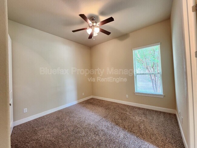 Building Photo - 11523 Lily Blair